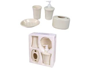 Set bagno in ceramica bianca - 1 bicchiere, 1 portasapone, 1 portaspazzolini, 1 dosatore per sapone liquido, imballo: 8 confezioni colore bianco