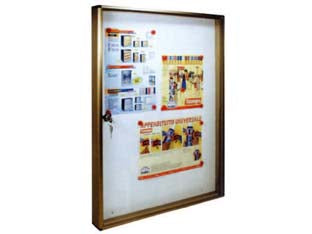 Bacheca porta avvisi per interni cm.73x5x55h. - cm.73x5x55h. - cornice in alluminio anodizzato bronzo con sportello frontale in plexiglas, dispone di magneti ferma avvisi per rendere più c...