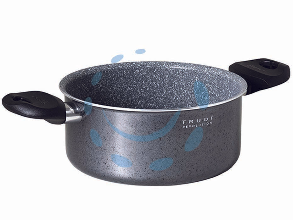 Trudi revolution casseruola 2 manici - cm.20 - in alluminio spessore mm.2,8, praticità e comfort: manico ergonomico con logo Aeternum ed elevata antiaderenza, serigrafia tr...