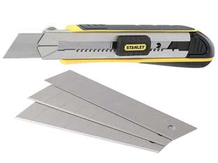 Cutter grande fatmax mm.25 con guida in acciaio inox e 4 lame - mm.215 (0-10-486) - corpo in mat.sintetico 'bi-material', telaio in acciaio inox contenente 4 lame, caricamento automatico della lama, rotella bl...