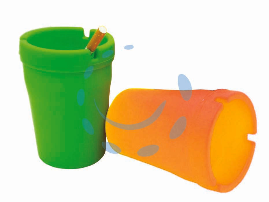 Posacenere plastica - cm.7,5x10,5h. - PP, da appoggio, colori assortiti: arancione e verde